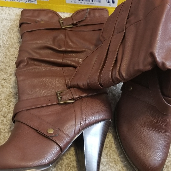 Burgundy - Picture 3 of 5